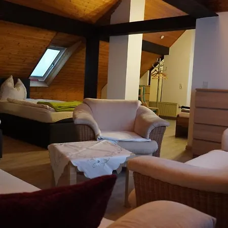 Schoene Aussicht Bed & Breakfast Usingen