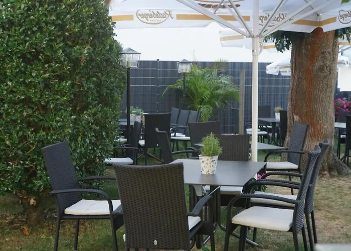 Schoene Aussicht Bed & Breakfast *